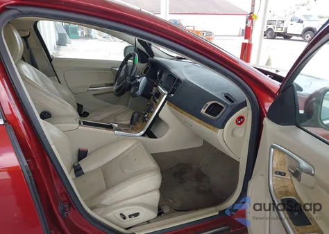 2012 Volvo S60 T5 z USA, uszkodzony, nr VIN YV1622FS0C2079083